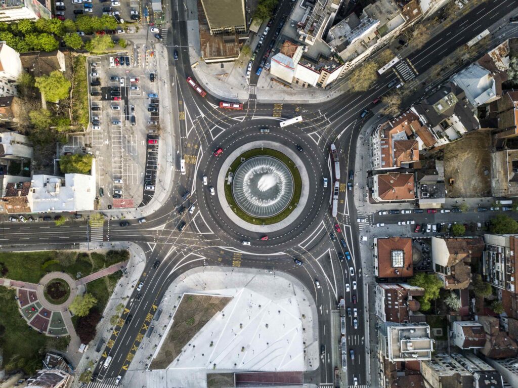 ¿Cómo circular en una rotonda? ¡Te damos las claves!